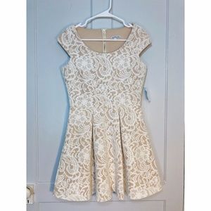 *NWT* Charlotte Russe White Lace Dress  - Size: S